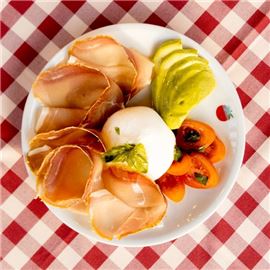 burrata e crudo